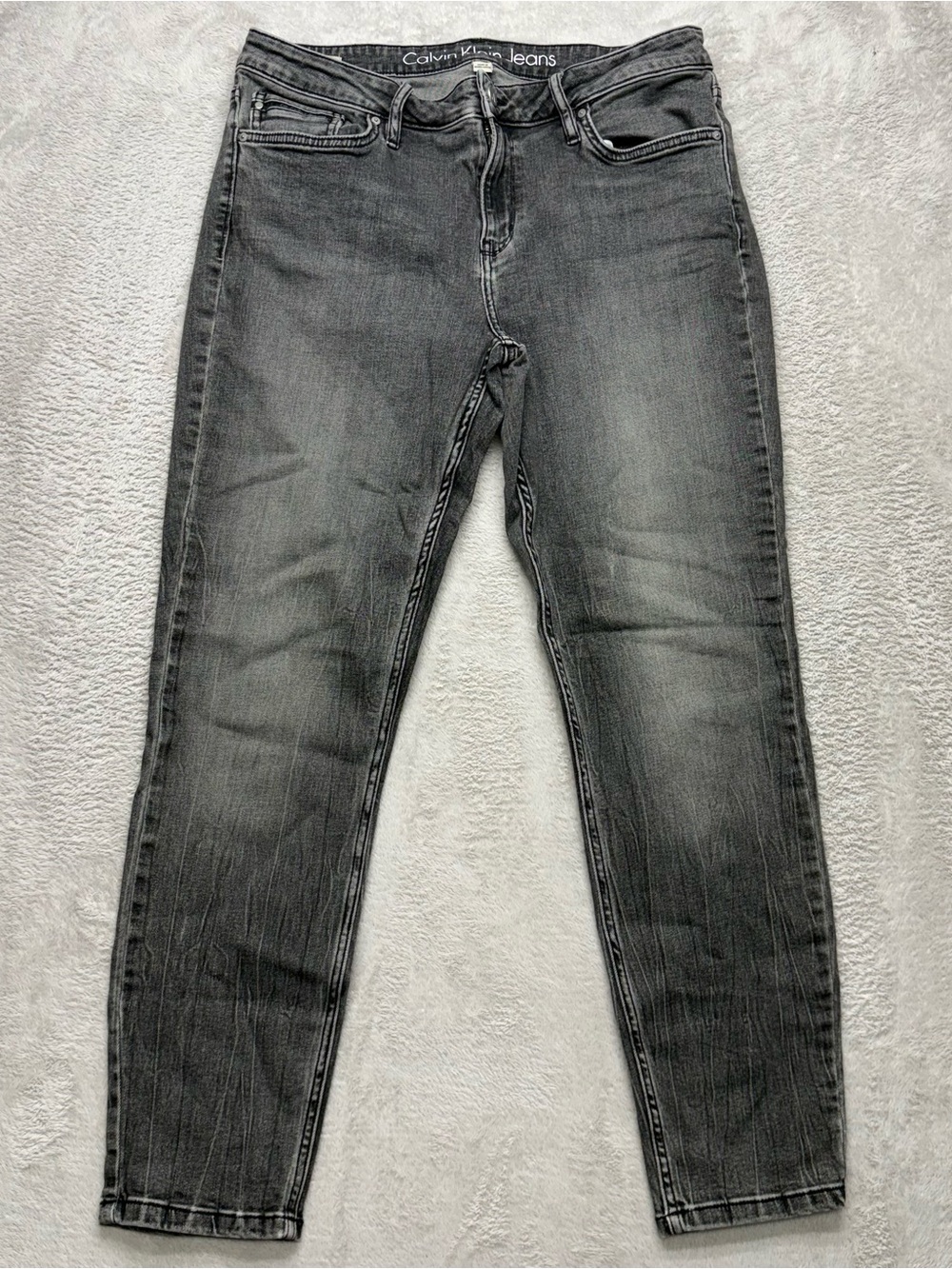 Calvin Klein Jeans Women's Washed Black Skinny Jeans